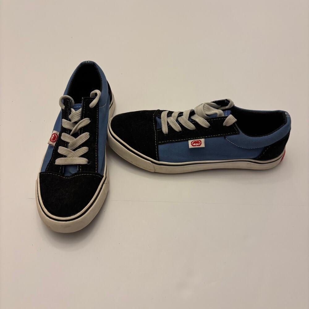Ecko Unltd Kids Size 4 Blue Black Low Top Lace Up Skate Sneakers Shoes
